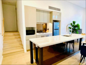 Charming and cozy 3 Bedroom Condo Parking, Wi-Fi, Sydney